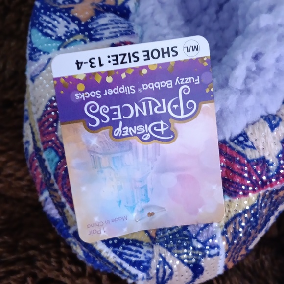 Fuzzy slipper socks lot - Picture 6 of 8